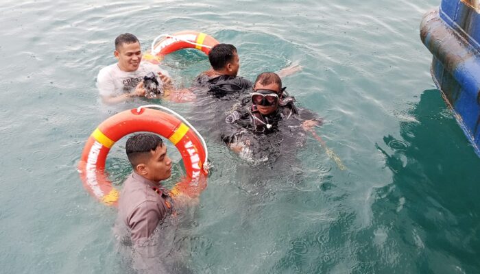 Baling-baling Kapal Terlilit Tali, Kapolsek KPG dan Wasatpel Pelabuhan Bertindak Heroik