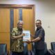 Ketua DPRD Provinsi Gorontalo, Thomas Mopili, menerima kunjungan resmi Kepala Badan Kependudukan dan Keluarga Berencana Nasional (BKKBN) Provinsi Gorontalo di ruang Kerjanya.