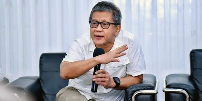 Potret : Rocky gerung, Pengamat Politik dan demokrasi