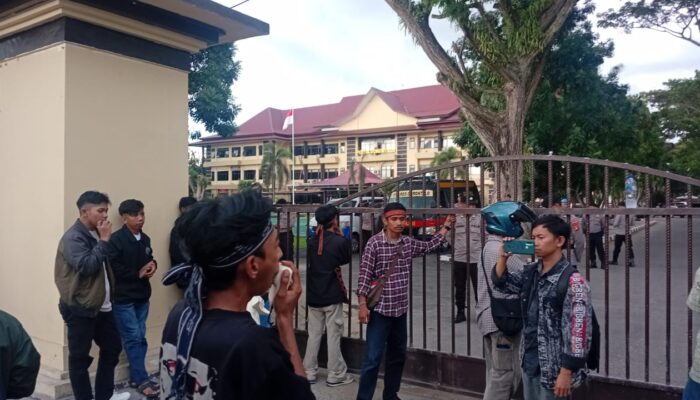 Kevin Lapendos Bongkar Jalur Pengiriman Batu Hitam Ilegal, Polda Dinilai Bungkam