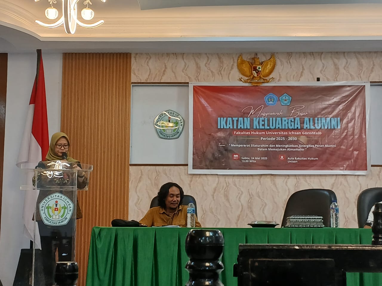 Potret: Dekan Fakultas Hukum Universitas Ichsan Gorontalo, Dr. Hijrah Lahaling saat membuka giat mesyawarah IKA Alumni
