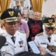 Thariq Modanggu dan Nurjana Hasan Yusuf, saat diwawancarai wartawan usai dilantik menjadi Bupati dan Wakil Bupati Gorontalo Utara periode 2025-2030, di kediaman rumah dinas jabatan gubernur.