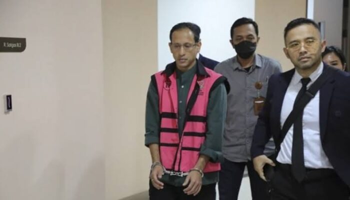 Nadiem Makarim Jadi Tersangka Korupsi Chromebook Rp9,9 Triliun, Publik Tunggu Langkah Kejagung