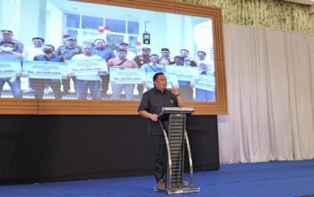 Anggota DPR RI dari Daerah Pemilihan Gorontalo, Rachmat Gobel, saat sambutan seminar Nasional bertajuk “Akselerasi Pembangunan dan Kemakmuran Gorontalo”