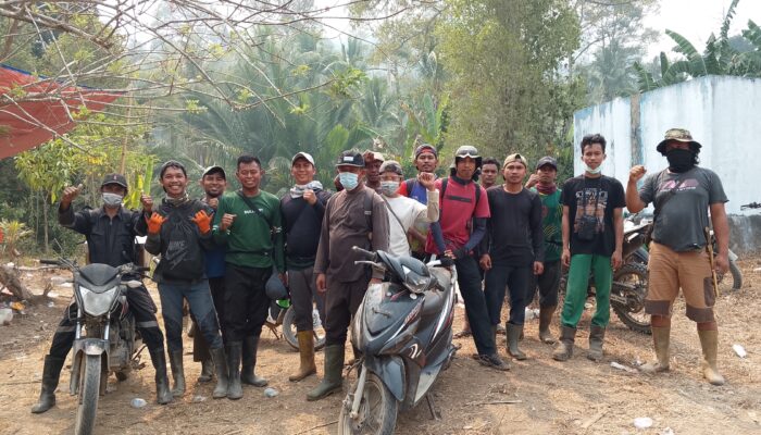 Warga Bergerak Menembus Hutan, Telusuri Titik Api Karhutla di Taliabu Utara